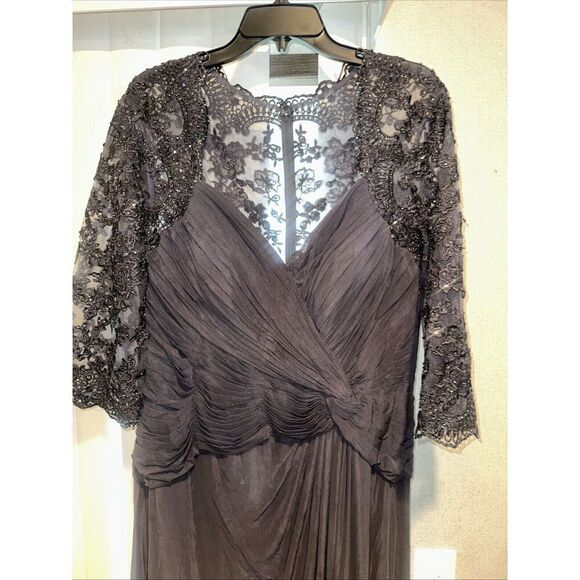 New LA FEMME Ruched Twist Column Gown In Gunmetal Size 16 Retail $438. 14 - Picture 4 of 16